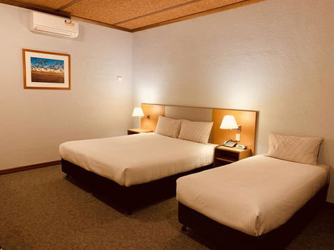 Desert Cave Hotel - Grafton Accommodation 22