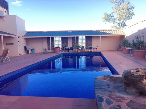 Desert Cave Hotel - Grafton Accommodation 44