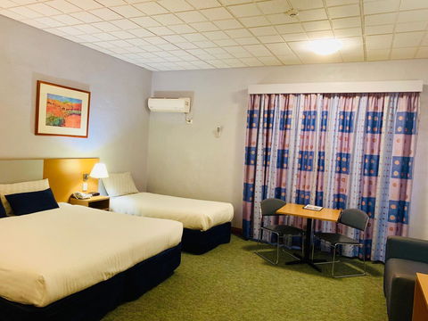 Desert Cave Hotel - Grafton Accommodation 32