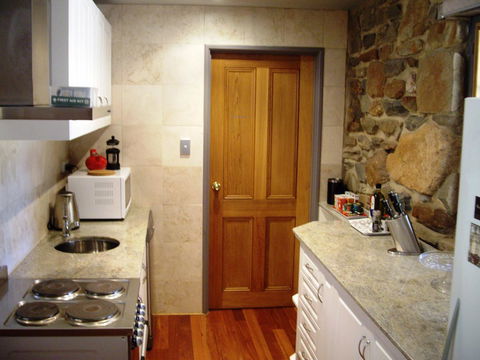 1860 Wine Country Cottages - Grafton Accommodation 13