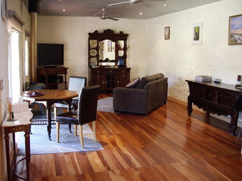 1860 Wine Country Cottages - Grafton Accommodation 16