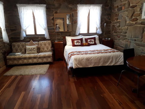 1860 Wine Country Cottages - Grafton Accommodation 1