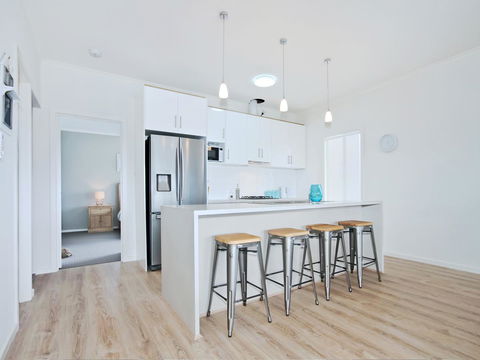 Seas The Day - Grafton Accommodation 5