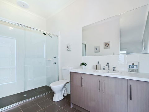 Seas The Day - Grafton Accommodation 9