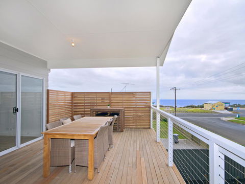 Seas The Day - Grafton Accommodation 16