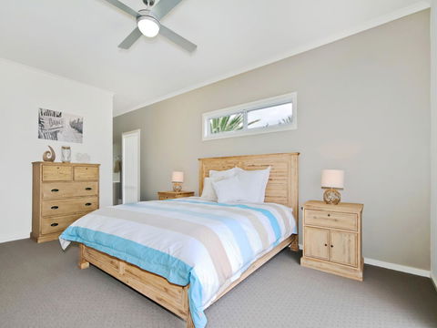 Seas The Day - Grafton Accommodation 8