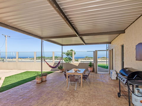 Pearl By The Sea - Grafton Accommodation 11