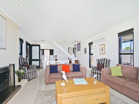 Pearl By The Sea - Grafton Accommodation 5