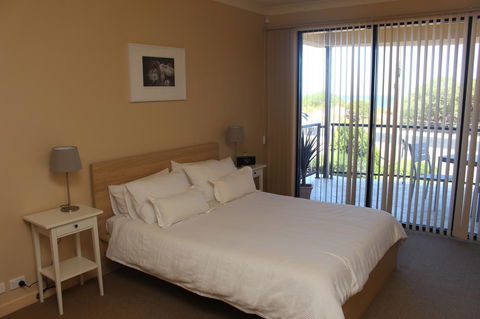 The Lighthouse - Beachfront Accommodation - Grafton Accommodation 1