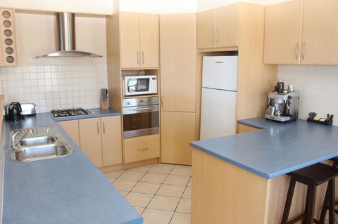 The Lighthouse - Beachfront Accommodation - Grafton Accommodation 7