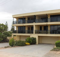 The Lighthouse - Beachfront Accommodation - Grafton Accommodation