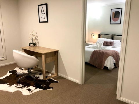MODERN SPACIOUS 3 BR HOME - NEAR BEACH & AIRPORT - Grafton Accommodation 5