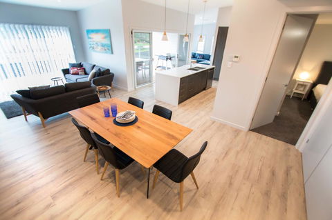 Wellington Lake Retreat - Grafton Accommodation 0