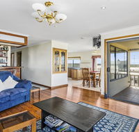 Rocks Retreat House with Sea Views - Grafton Accommodation