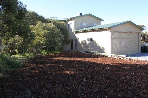 LAS ARENAS - The Sands - BEACH HOUSE - Grafton Accommodation 7