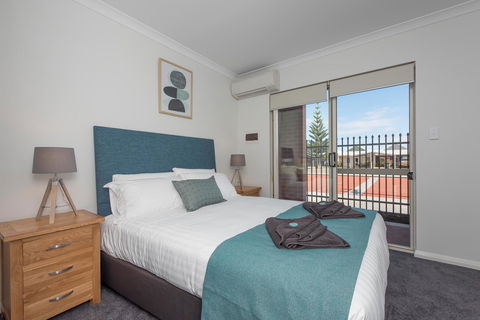 Jurien Bay Motel Apartments - Grafton Accommodation 3