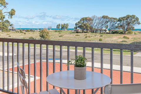 Jurien Bay Motel Apartments - Grafton Accommodation 22