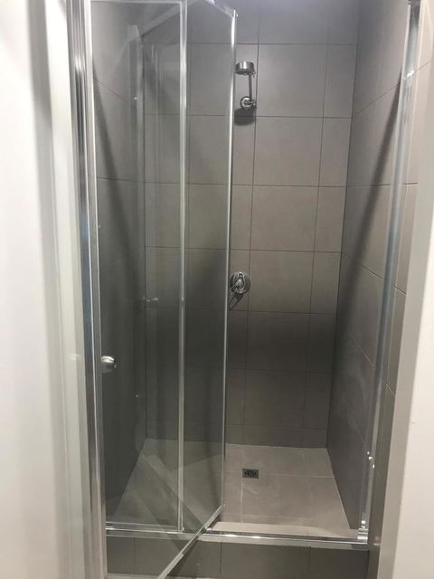 Perth City Backpackers Hostel - Note - Valid Passport Required To Check In - Grafton Accommodation 15