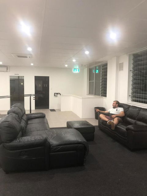 Perth City Backpackers Hostel - Note - Valid Passport Required To Check In - Grafton Accommodation 12