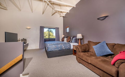 Chimes Spa Retreat - Grafton Accommodation 13