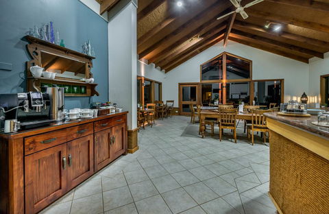Chimes Spa Retreat - Grafton Accommodation 5