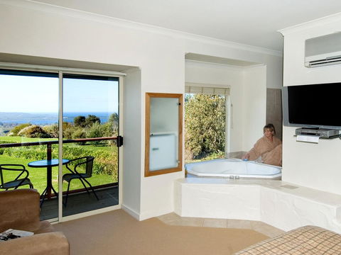 Chimes Spa Retreat - Grafton Accommodation 38