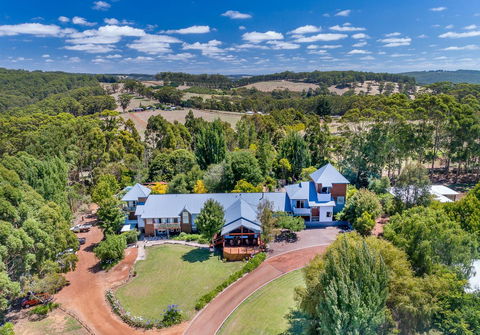 Chimes Spa Retreat - Grafton Accommodation 3