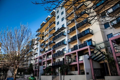 Perth Short Stays - Grafton Accommodation 0