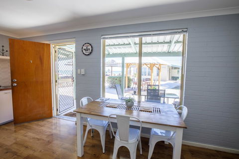 Shark Bay Seafront Apartments - Grafton Accommodation 3