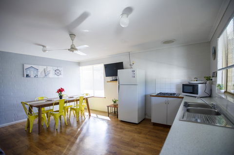 Shark Bay Seafront Apartments - Grafton Accommodation 1