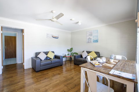Shark Bay Seafront Apartments - Grafton Accommodation 41