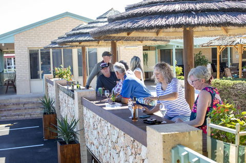 Shark Bay Seafront Apartments - Grafton Accommodation 36