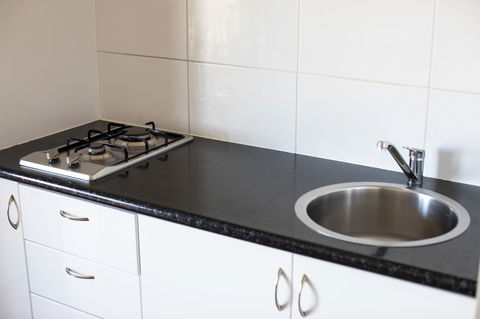 Shark Bay Seafront Apartments - Grafton Accommodation 15