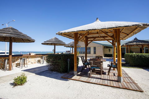 Shark Bay Seafront Apartments - Grafton Accommodation 21