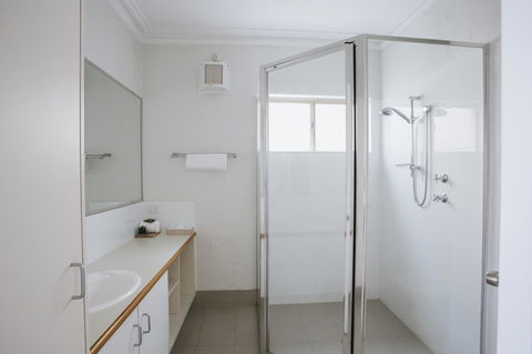 Canal Rocks Beachfront Apartments - Grafton Accommodation 34