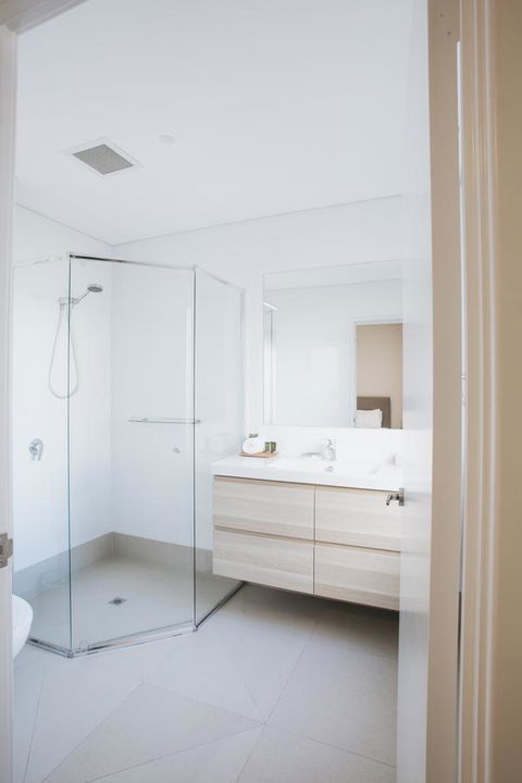 Canal Rocks Beachfront Apartments - Grafton Accommodation 40