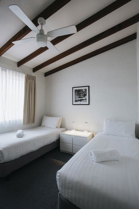 Canal Rocks Beachfront Apartments - Grafton Accommodation 12