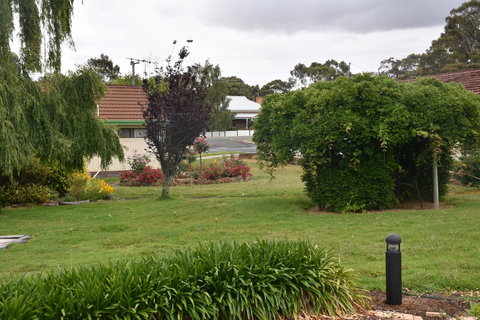 Mount Barker Valley Views Motel & Chalets, Western Australia - Grafton Accommodation 18