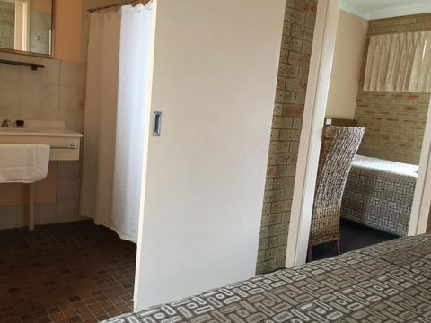 Mount Barker Valley Views Motel & Chalets, Western Australia - Grafton Accommodation 6