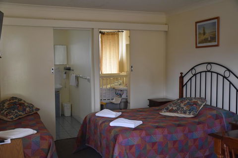 Mount Barker Valley Views Motel & Chalets, Western Australia - Grafton Accommodation 41
