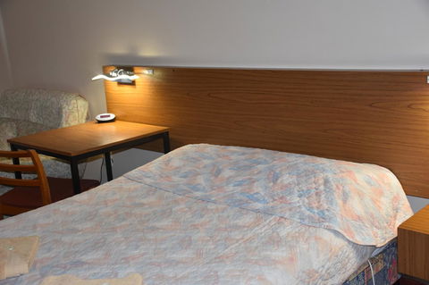 Mount Barker Valley Views Motel & Chalets, Western Australia - Grafton Accommodation 43