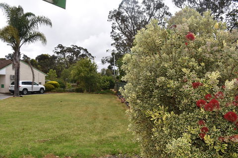 Mount Barker Valley Views Motel & Chalets, Western Australia - Grafton Accommodation 24