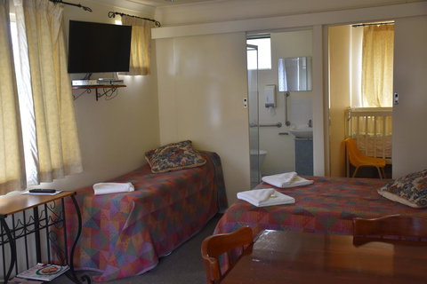 Mount Barker Valley Views Motel & Chalets, Western Australia - Grafton Accommodation 40