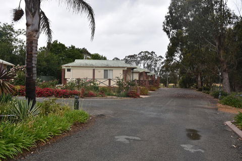 Mount Barker Valley Views Motel & Chalets, Western Australia - Grafton Accommodation 33