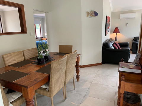 Beachside Prevelly Villas - Grafton Accommodation 11