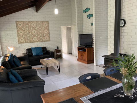 Beachside Prevelly Villas - Grafton Accommodation 4