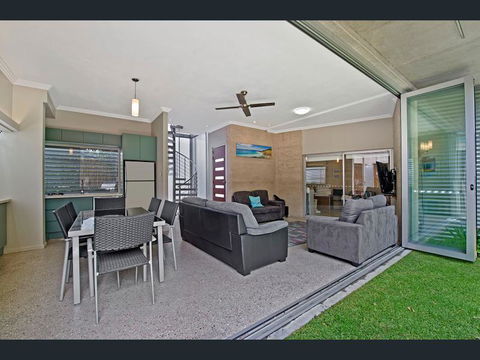 Crescent Head Spa Villa - Grafton Accommodation 9