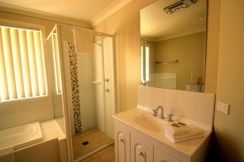 Colonial Court Villas - Grafton Accommodation 29