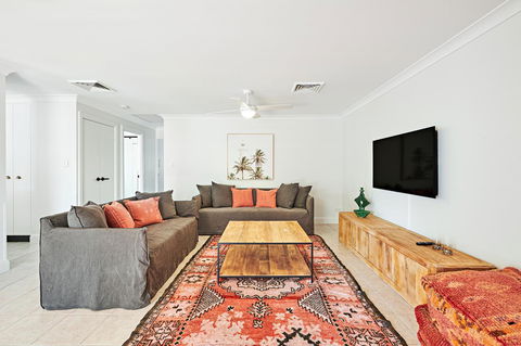 The Lord Byron - Grafton Accommodation 28