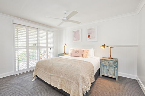 The Lord Byron - Grafton Accommodation 14